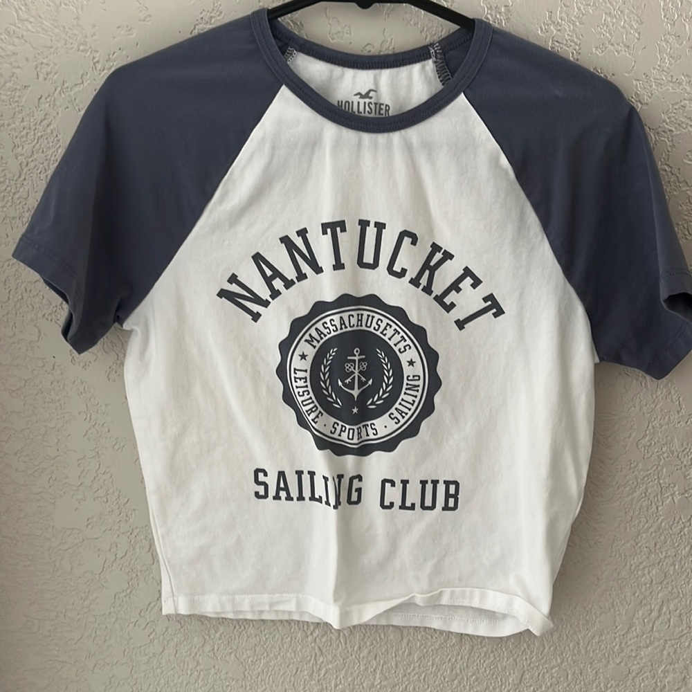 Hollister womens cropped tee